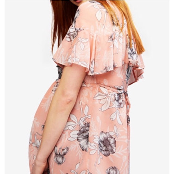 A Pea in the Pod Pink Peach Ruffle Maternity Top - Picture 3 of 7